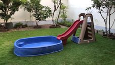 Gambar Step 2 Big splash pool and slide