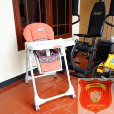 Gambar Babydoes Kursi makan