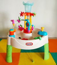 Gambar Little tikes Fountain factory water table
