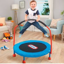 Gambar Little takes Trampolin 