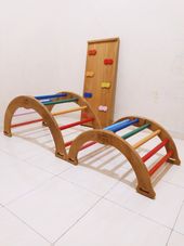 Gambar Pikler Triangle and arch with ramp