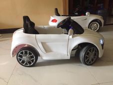 Gambar Noname Mobil aki putih