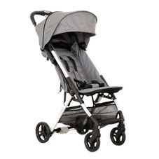 Gambar Cocolatte iconic Stroller travelling