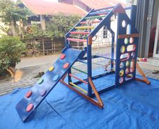 Gambar Brakiasi Playhouse color block