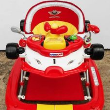 Gambar Babydoes Mobil merah kuning